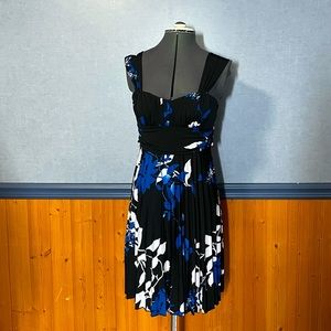 EUC- Speechless floral dress size small